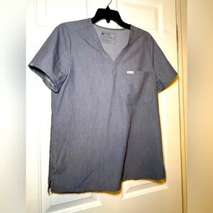 Figs Technical Collection V Neck Catarina Scrub Top Medium 1 Pocket Gray
